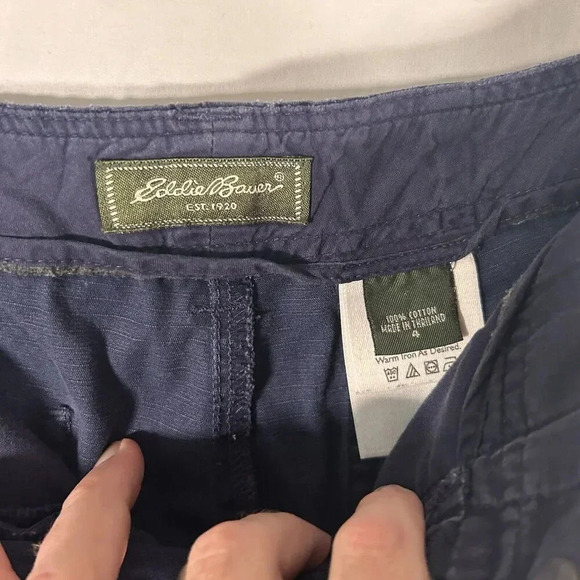 Eddie Bauer Hiking Pants Women's 4 Blue Zip Pockets Cargo Capri 100% Cotton - Picture 6 of 9